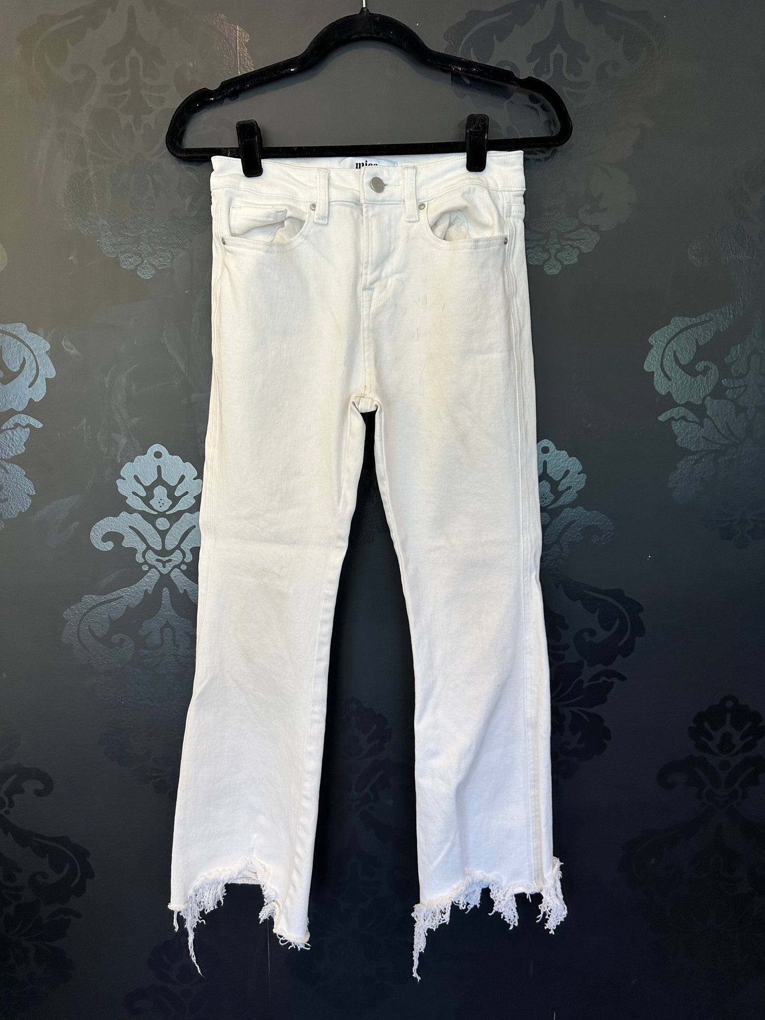 Size 1/25 *Slightly Stained* High Rise White Frayed Hem Crop Flare Jean by Mica