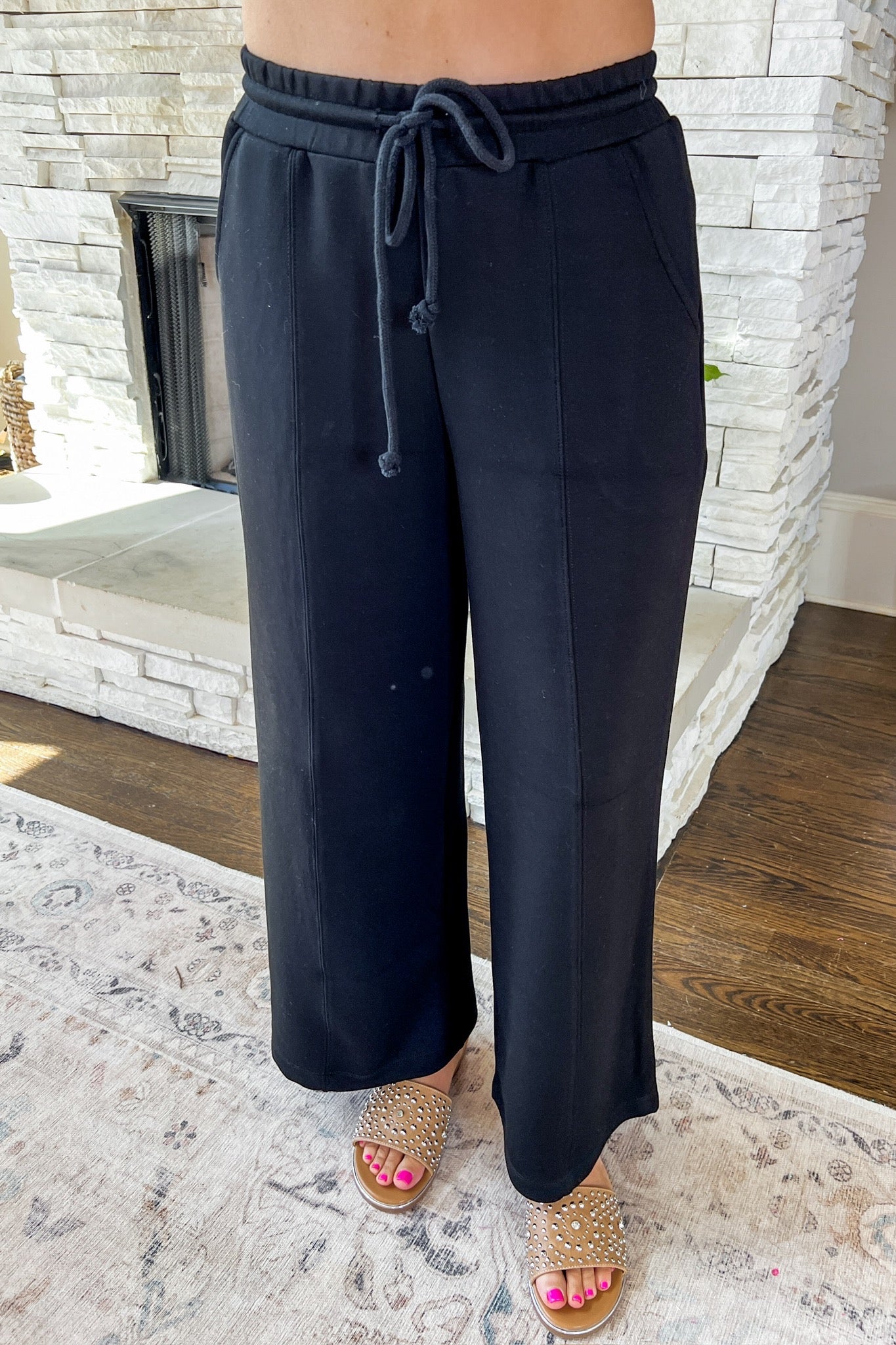 Wide Leg Drawstring Casual Pants in Black – Jules & James Boutique