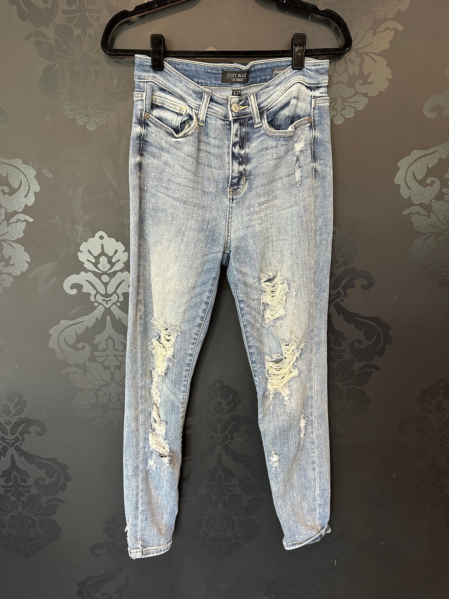 Size 5/27 Judy Blue Distressed Skinny Jean
