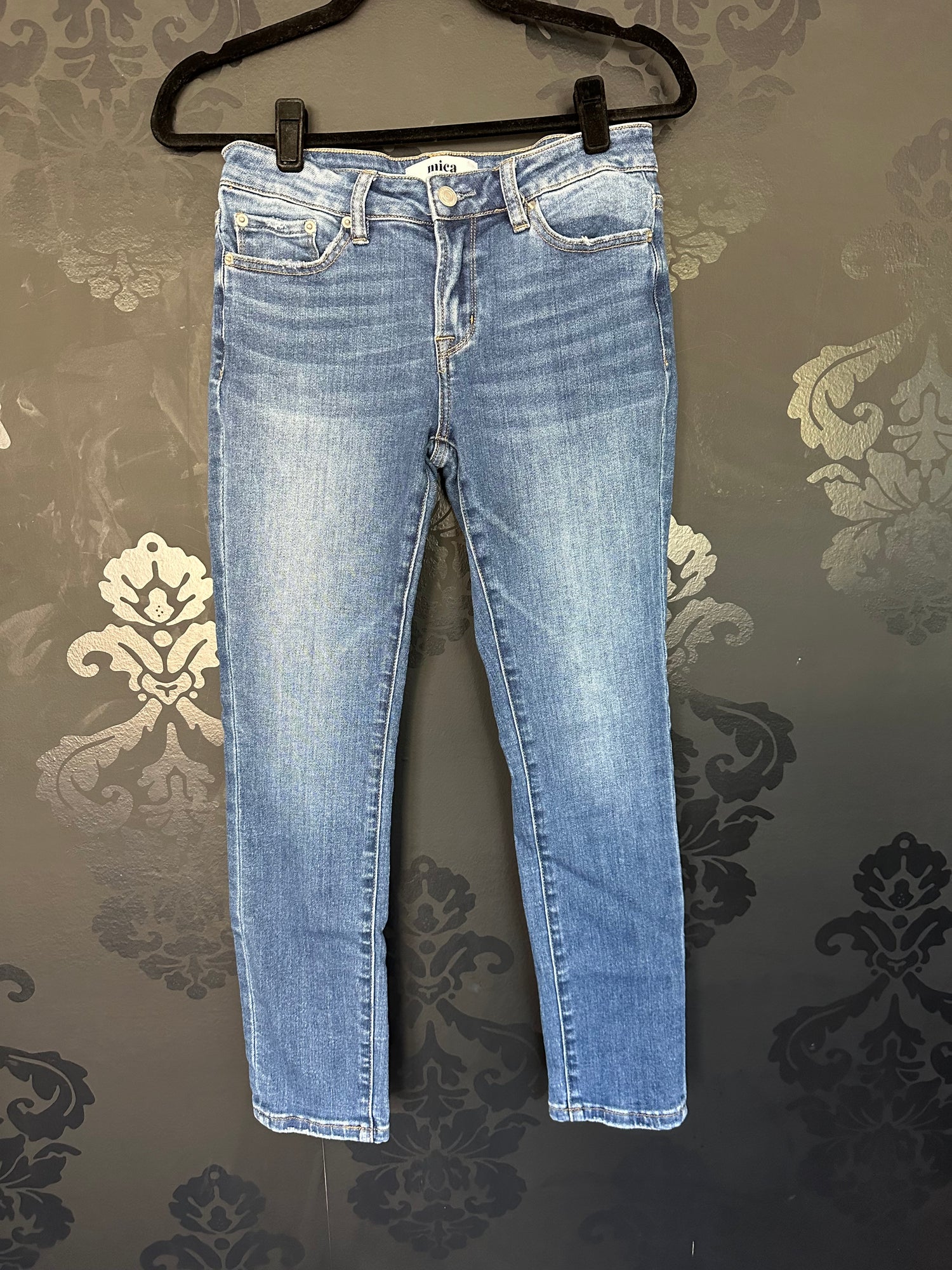 Size 3/26 Mica Straight Leg Ankle Jeans in Darker Wash