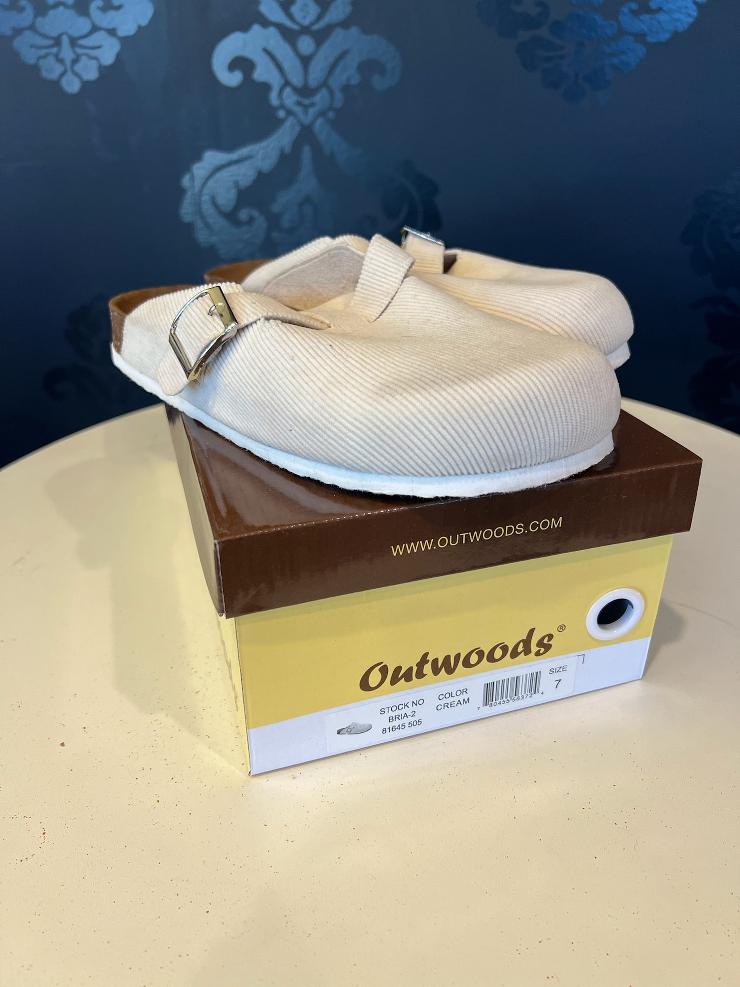 Outwoods Corduroy Cream Slide On Shoes Size 7