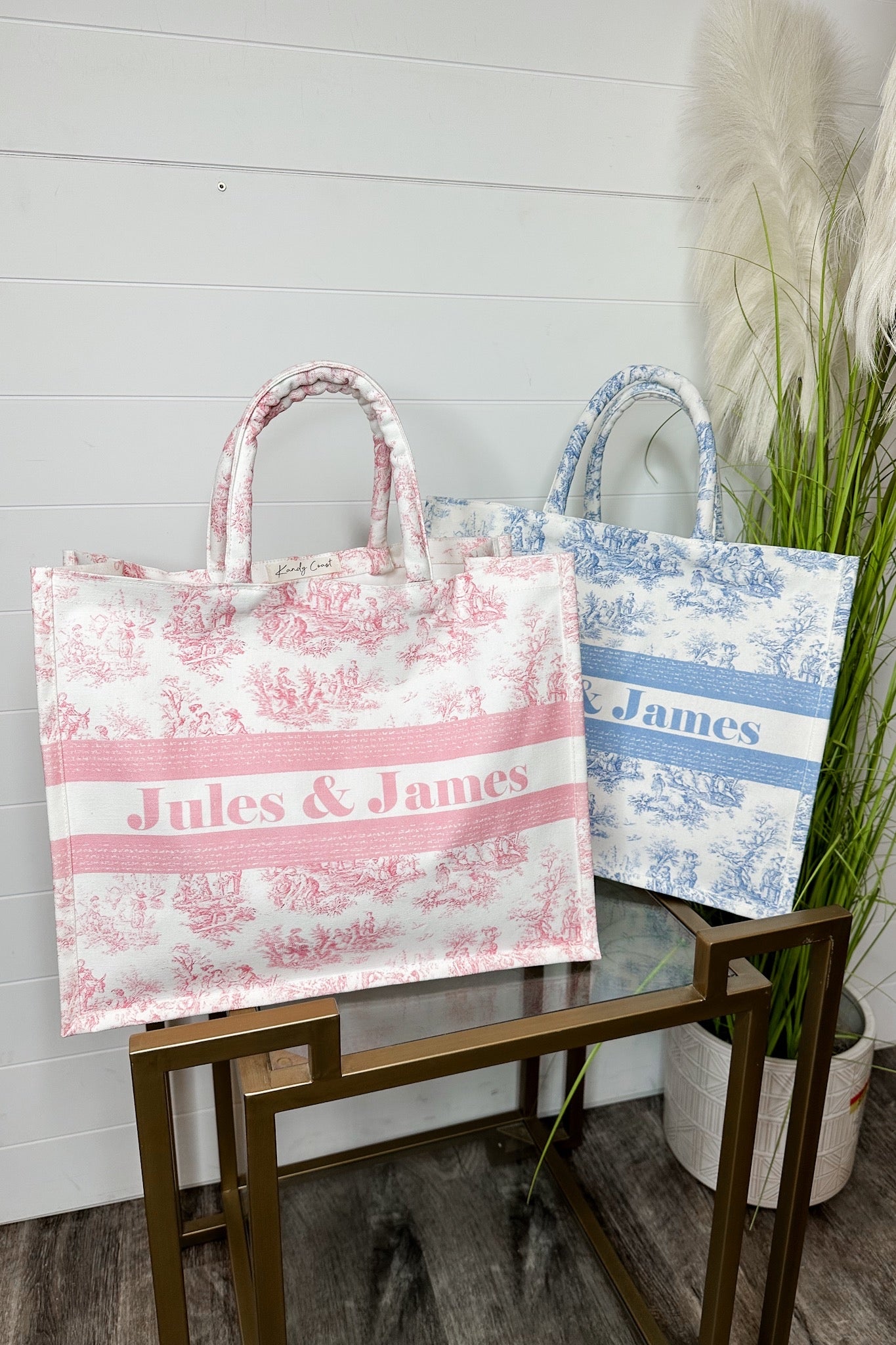 Jules & James Textured Cloth Toile Tote Bag in Pink