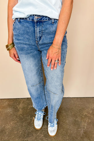 Sideline Barrel Jeans In Medium Wash