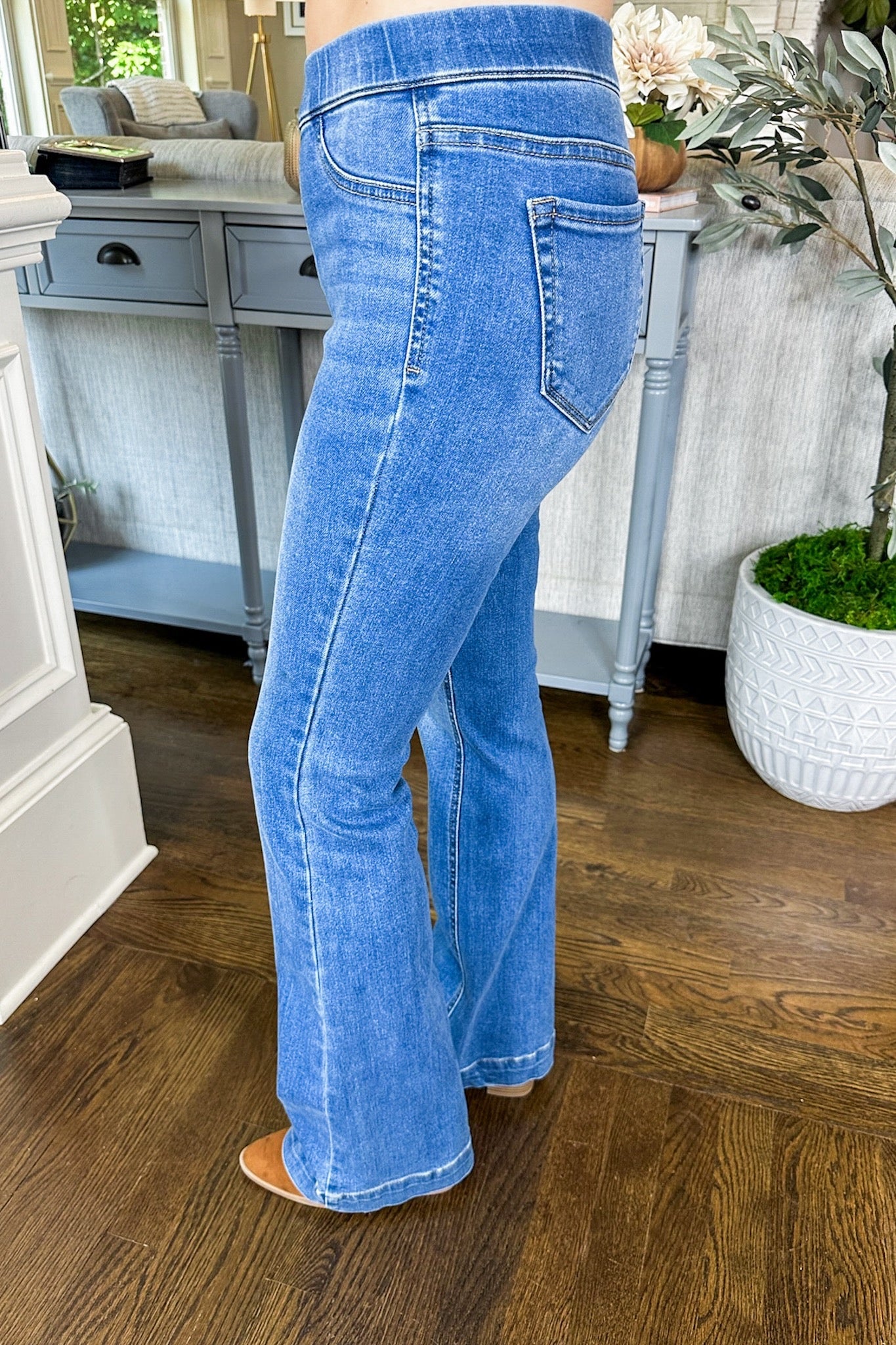 The Jules Flare in Darker Medium Wash