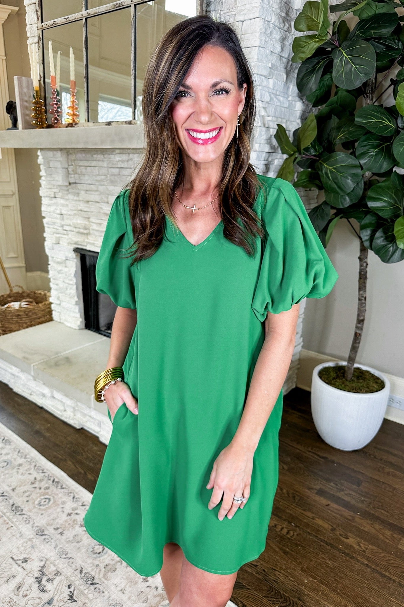 Bubble Sleeve Classic Shift Dress in Green