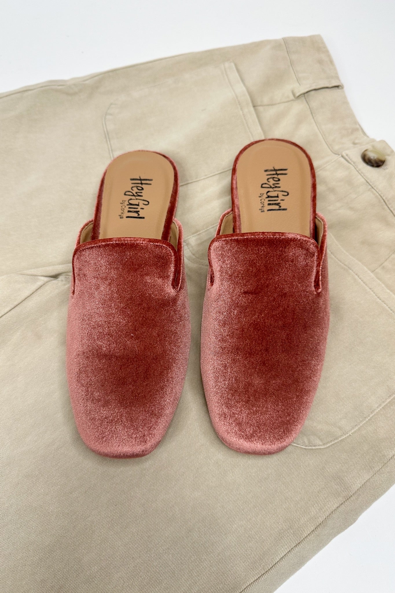 Spotlight Velvet Corkys Mules in Rose