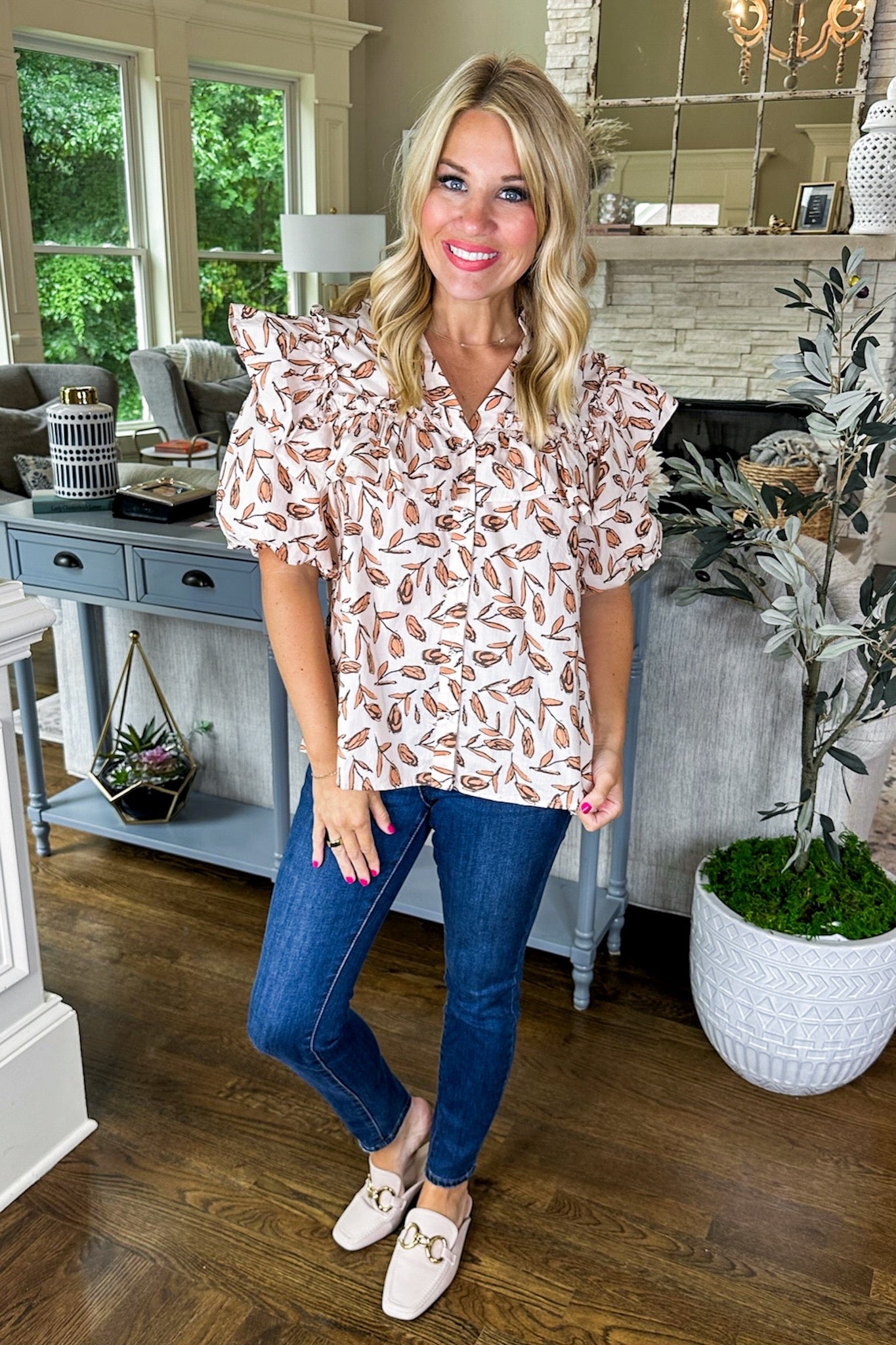 Peach Floral Stem Ruffle Short Sleeve Poplin Top