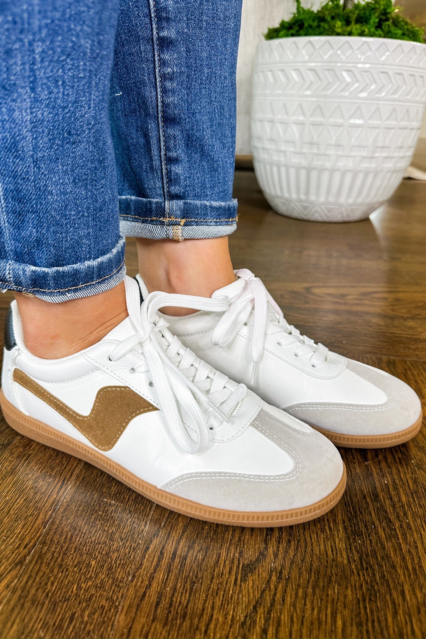 Vintage Inspired Designer Dupe Neutral Color Accented Sneaker