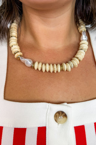 The Pearl Coast Beaded Necklace in Beige