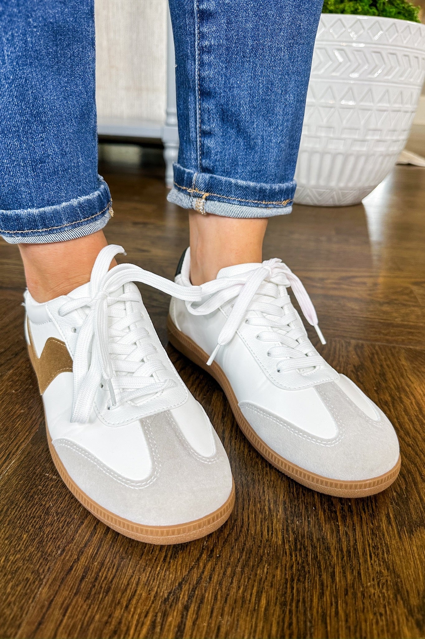 Vintage Inspired Designer Dupe Neutral Color Accented Sneaker