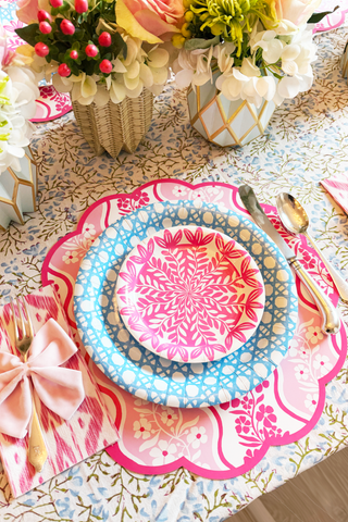 Lucy Grymes Round Scalloped Paper Placemat Set