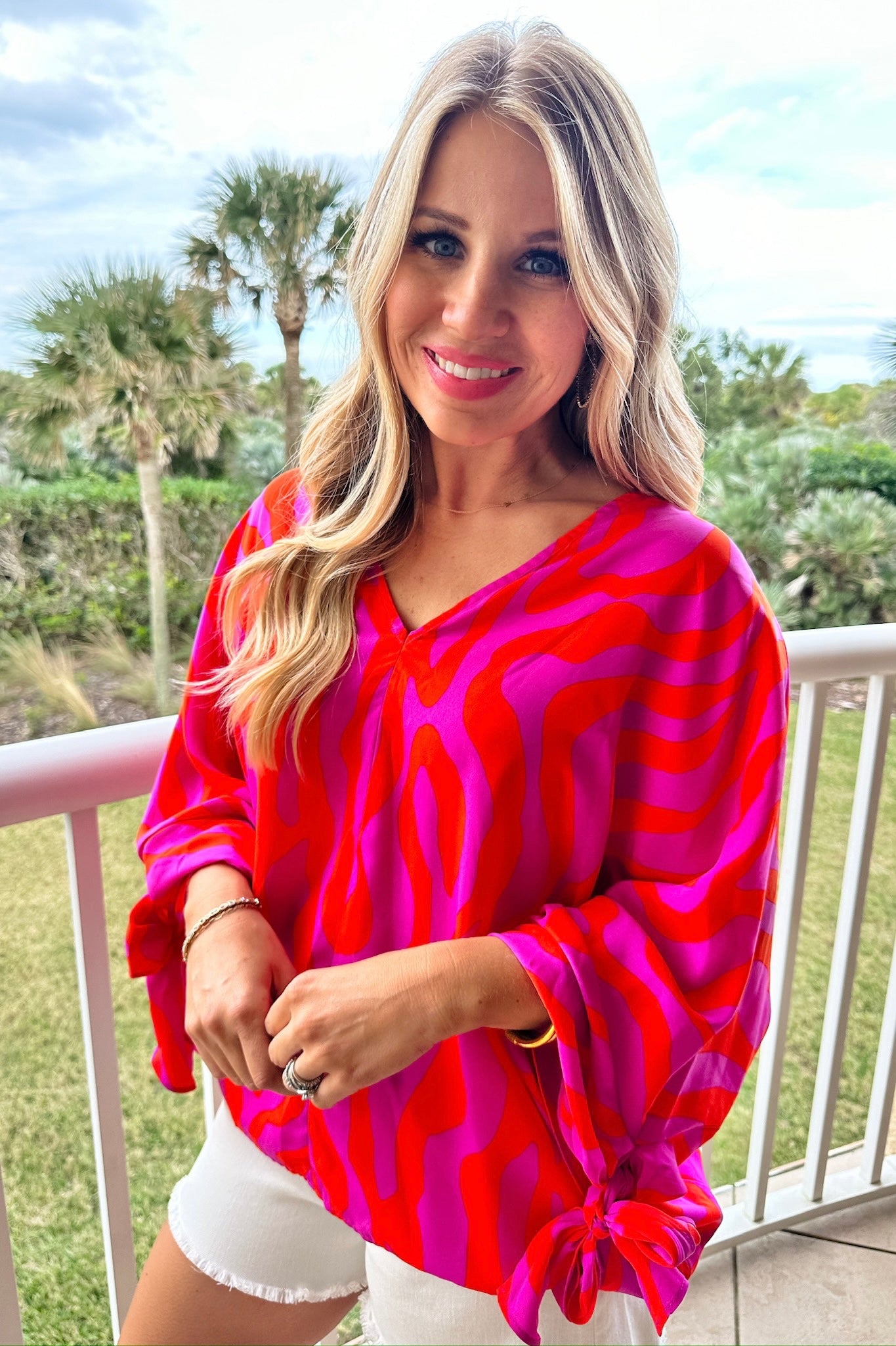 Wavy Print Tie Sleeve V Neck Shift Top in Pink & Red