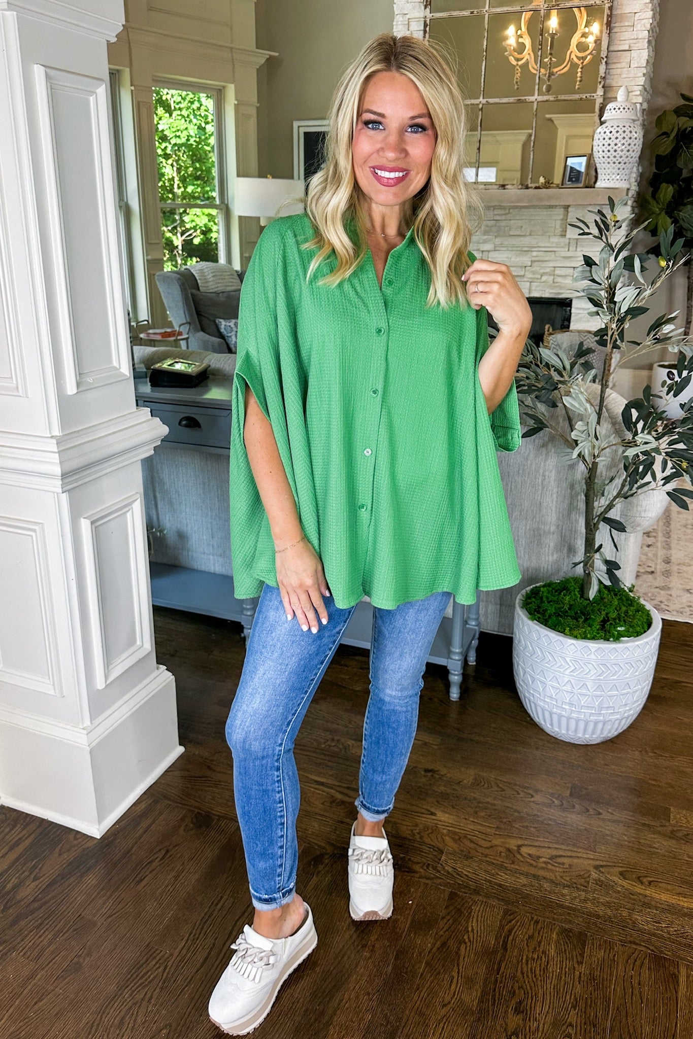 Green Textured Cuff Sleeve Flowy Collared Poncho Top