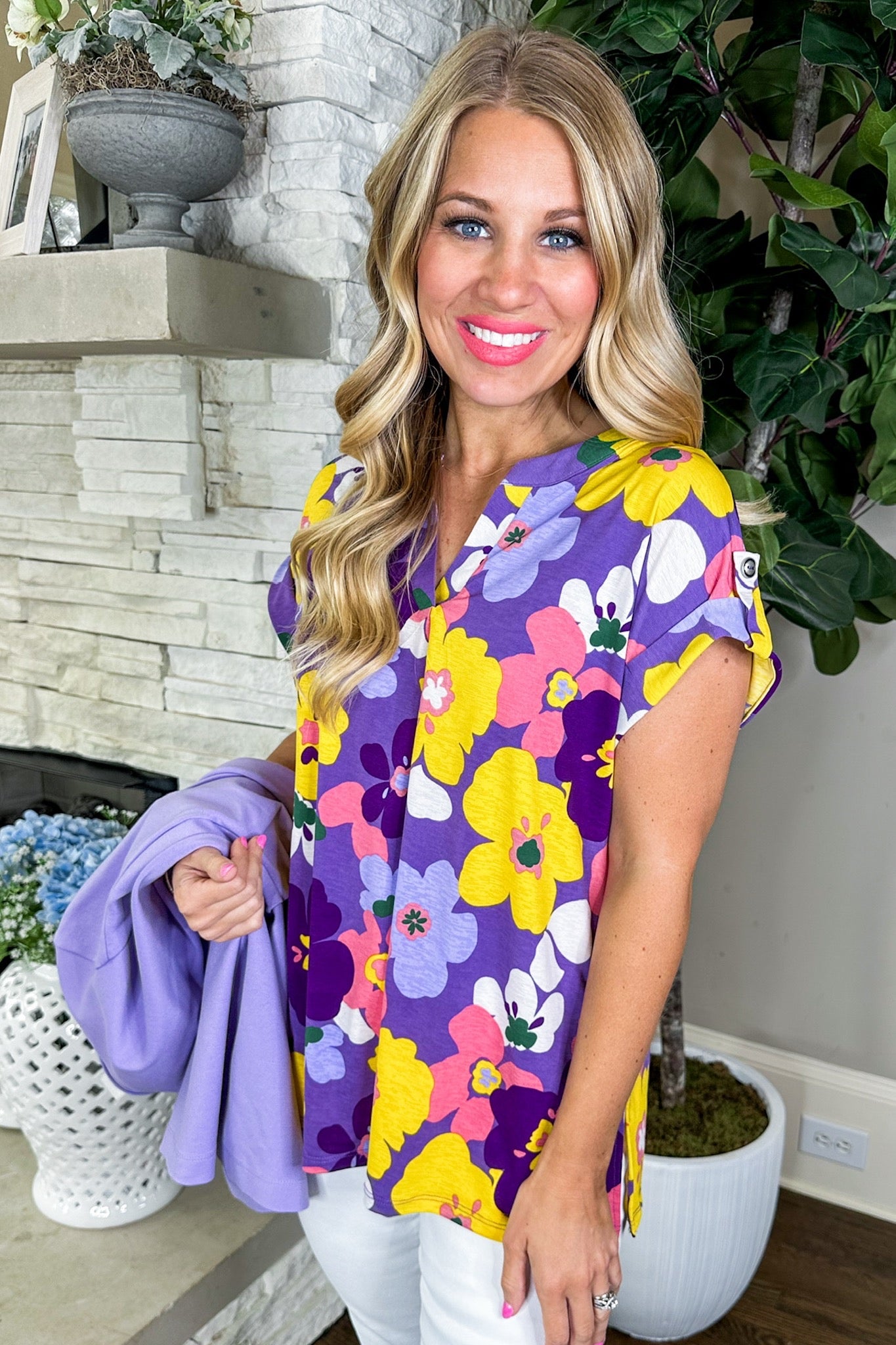 The Lizzy Short Sleeve Top in Lavender Multi Retro Floral