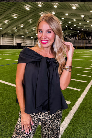 Center Stage Bow Top in Black