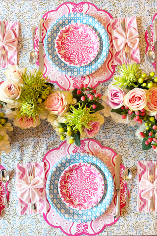 Lucy Grymes Round Scalloped Paper Placemat Set