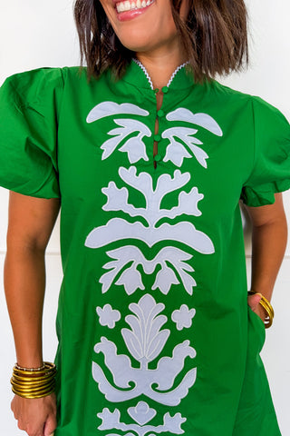 Weekend Bloom Relaxed Dress in Kelly Green