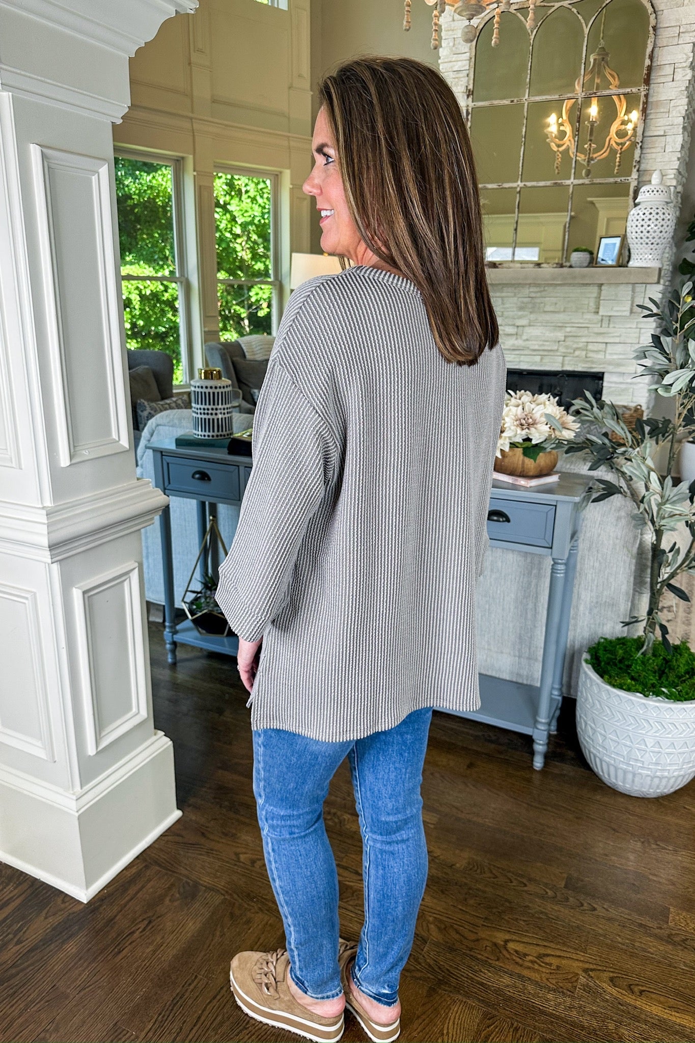 The Macy Ribbed Pocketed Three-Quarter Sleeve Top in Oyster Grey