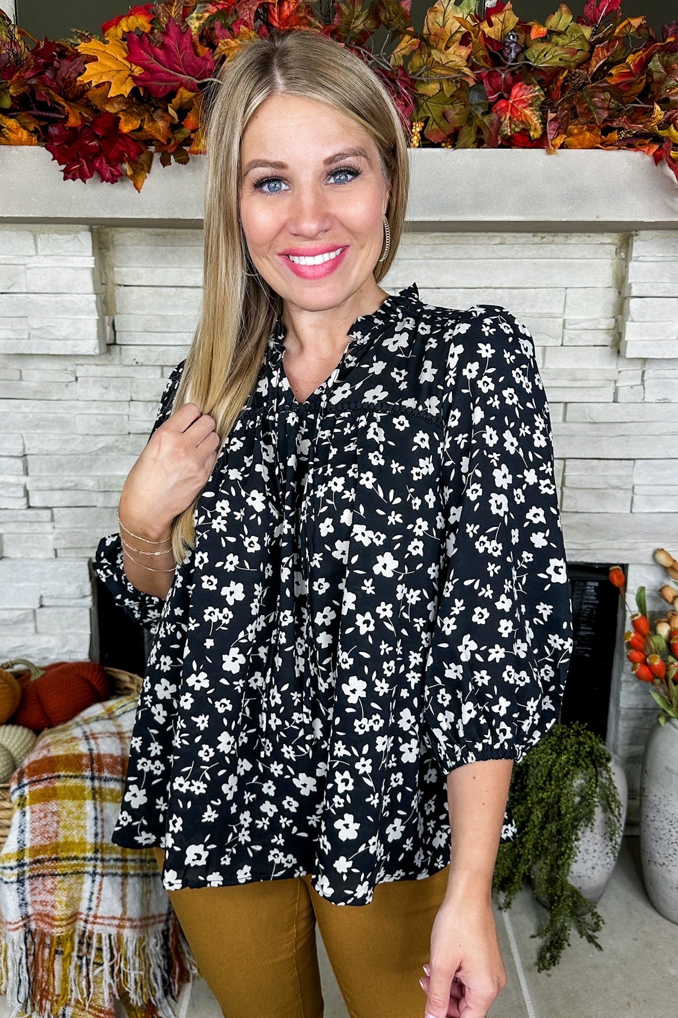 Floral Three-Quarter Bubble Sleeve Top in Black