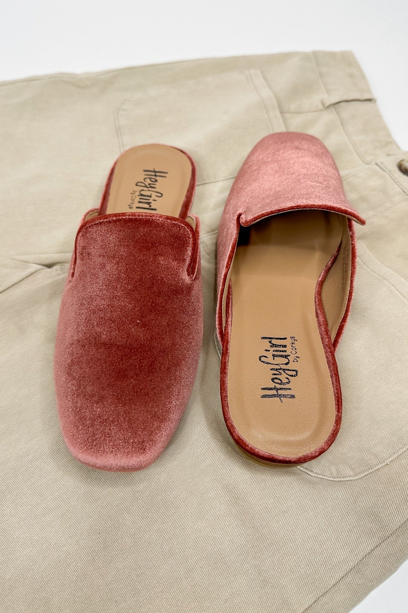 Spotlight Velvet Corkys Mules in Rose