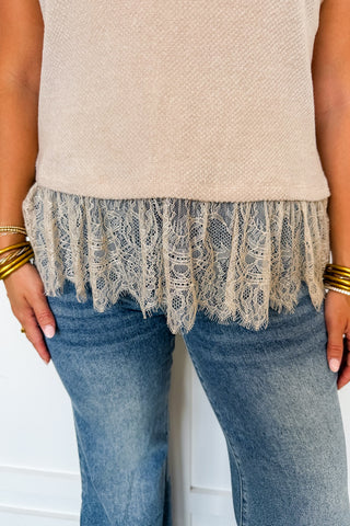 Lace Hem Short Sleeve Knit Top in Oatmeal