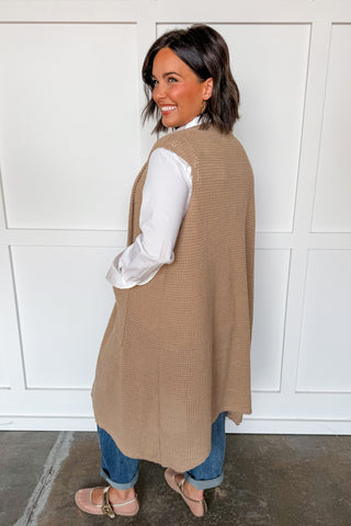 Dear Scarlett Bungalow Cardigan Vest In Mocha