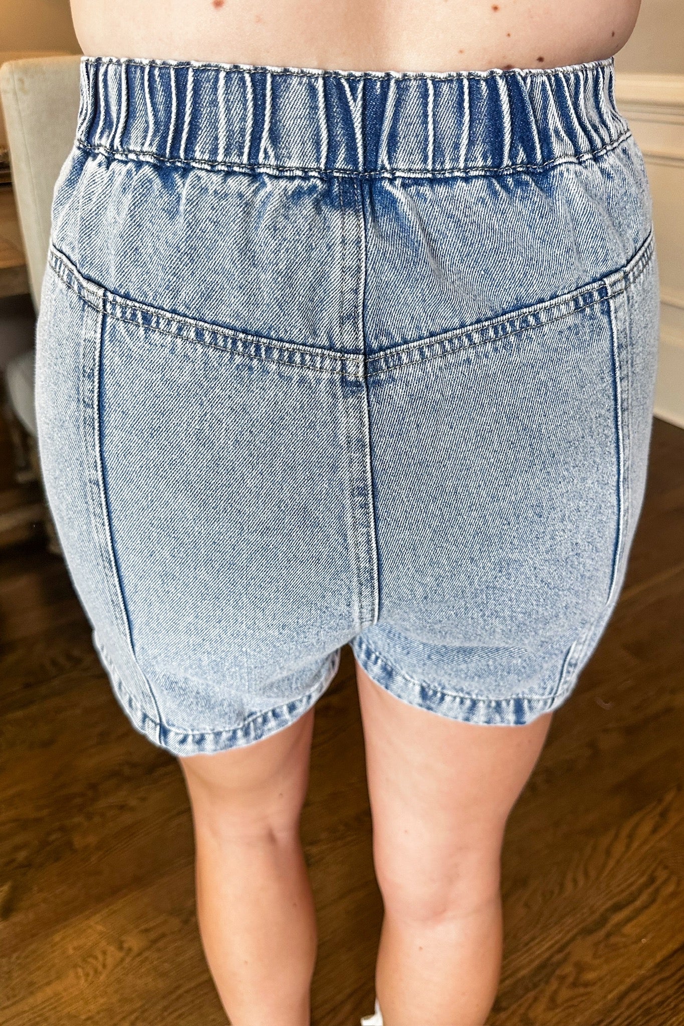 Mineral Wash Patch Pocket Elastic Waist Shorts in Light Denim