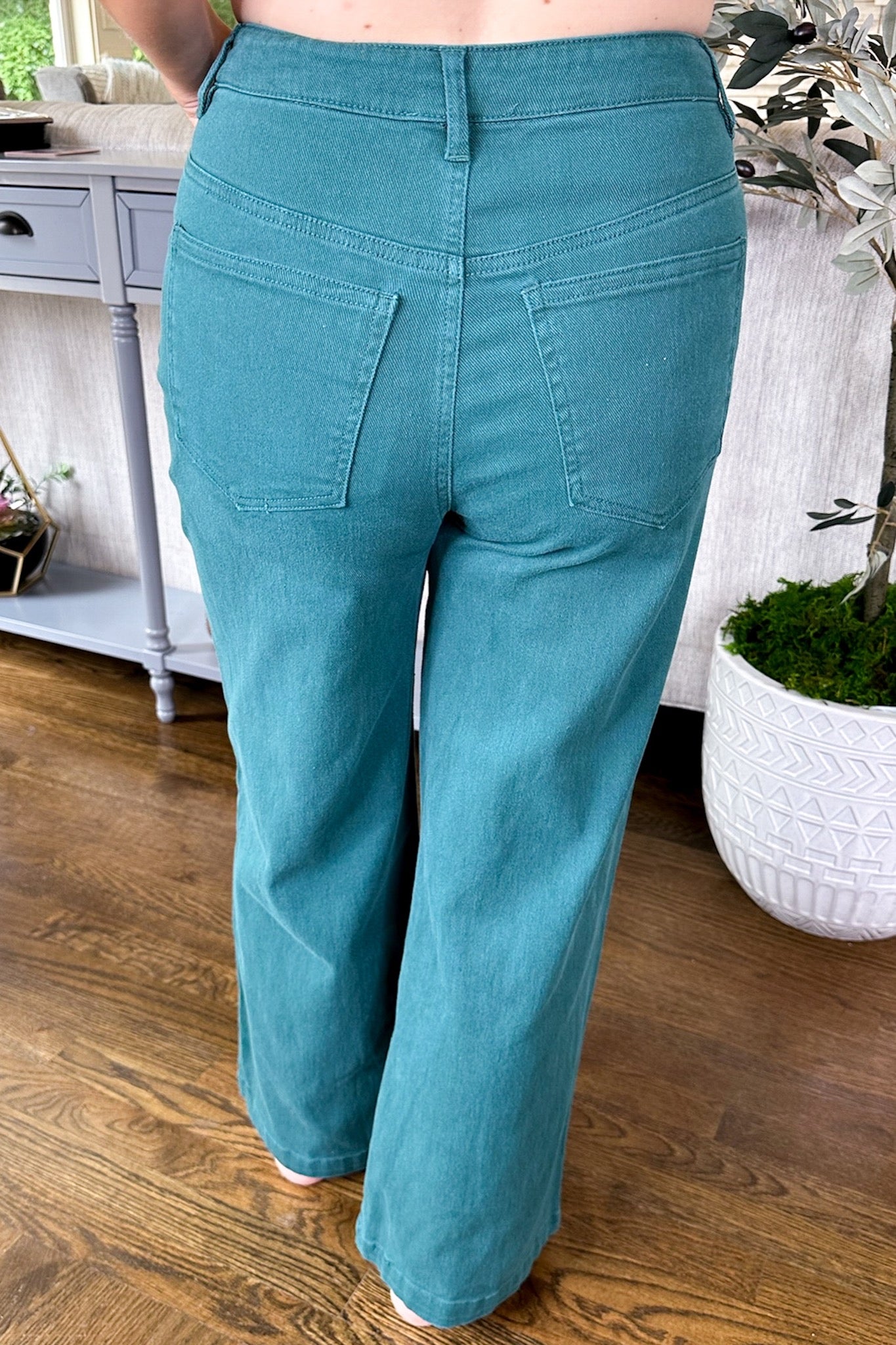 Mineral Wash Cropped Wide Leg Jeans in Hunter Green