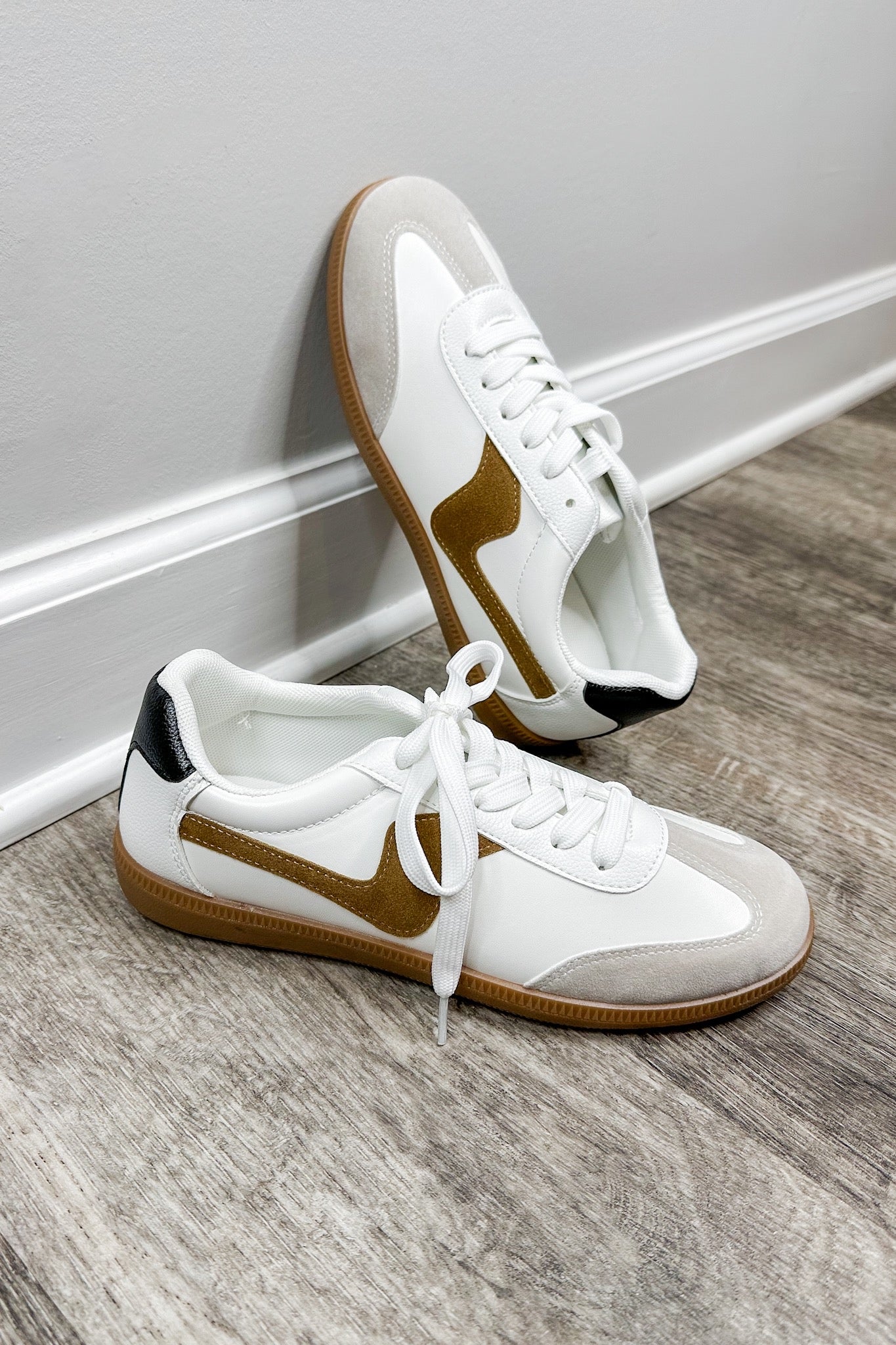 Vintage Inspired Designer Dupe Neutral Color Accented Sneaker