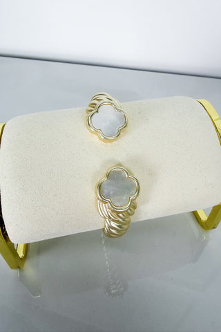 Elegant Clover Hinge Bracelet