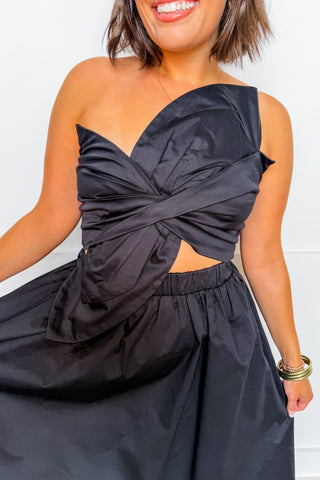 Center Stage Bow Midi Dress in Black