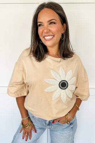 Charming Daisy Detail T-Shirt In Oatmeal
