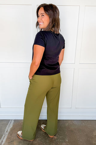 The Everyday Essential Built-in Bra Tee in Black