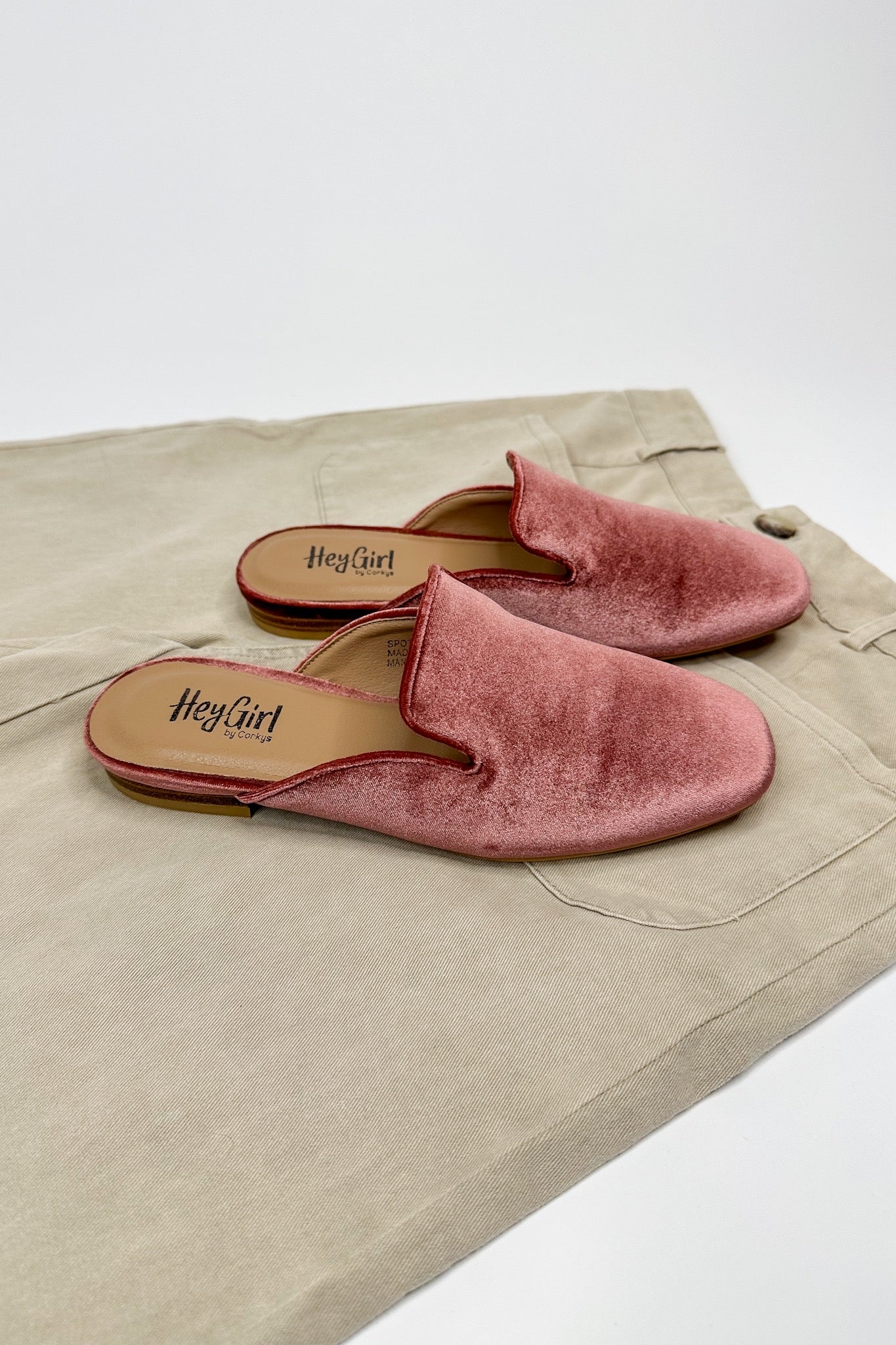 Spotlight Velvet Corkys Mules in Rose