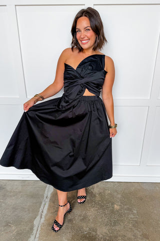 Center Stage Bow Midi Dress in Black