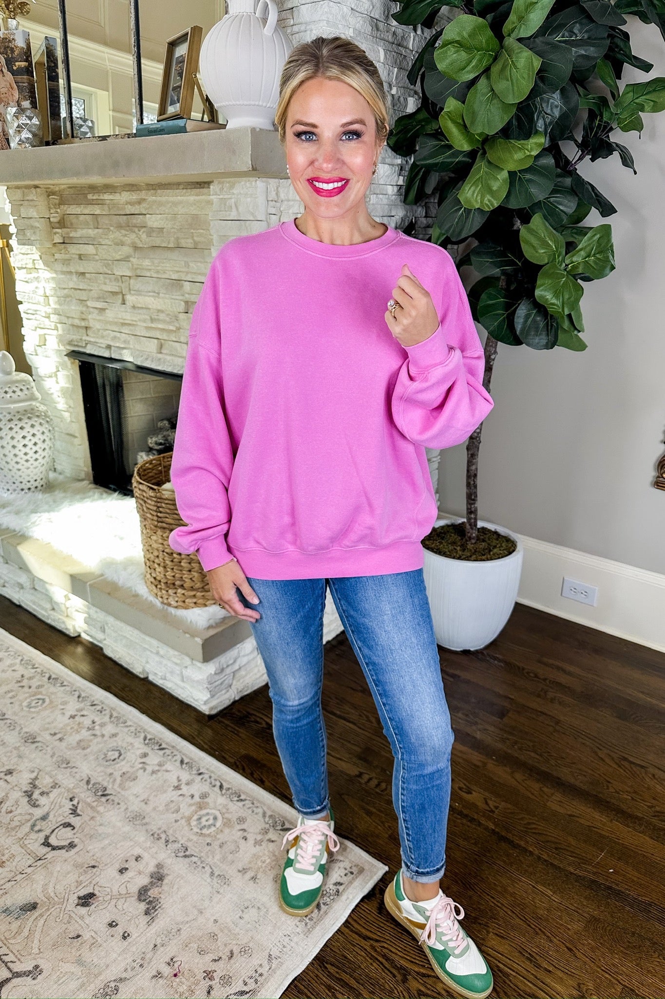 Classic Fleece Lined Crew Neck Sweatshirt in Pink