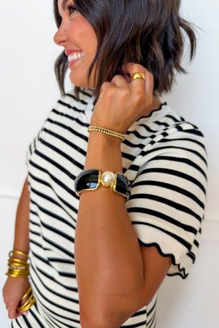 Pearl Moment Hinge Bracelet in Black