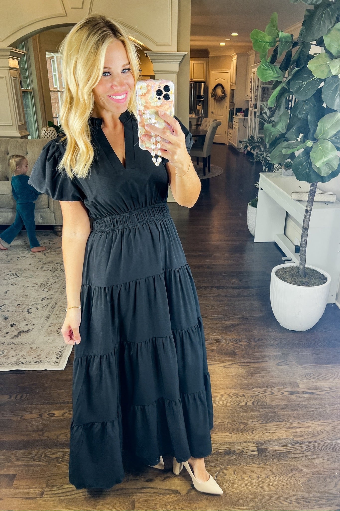 V Neck Bubble Sleeve Tiered Maxi Dress in Black