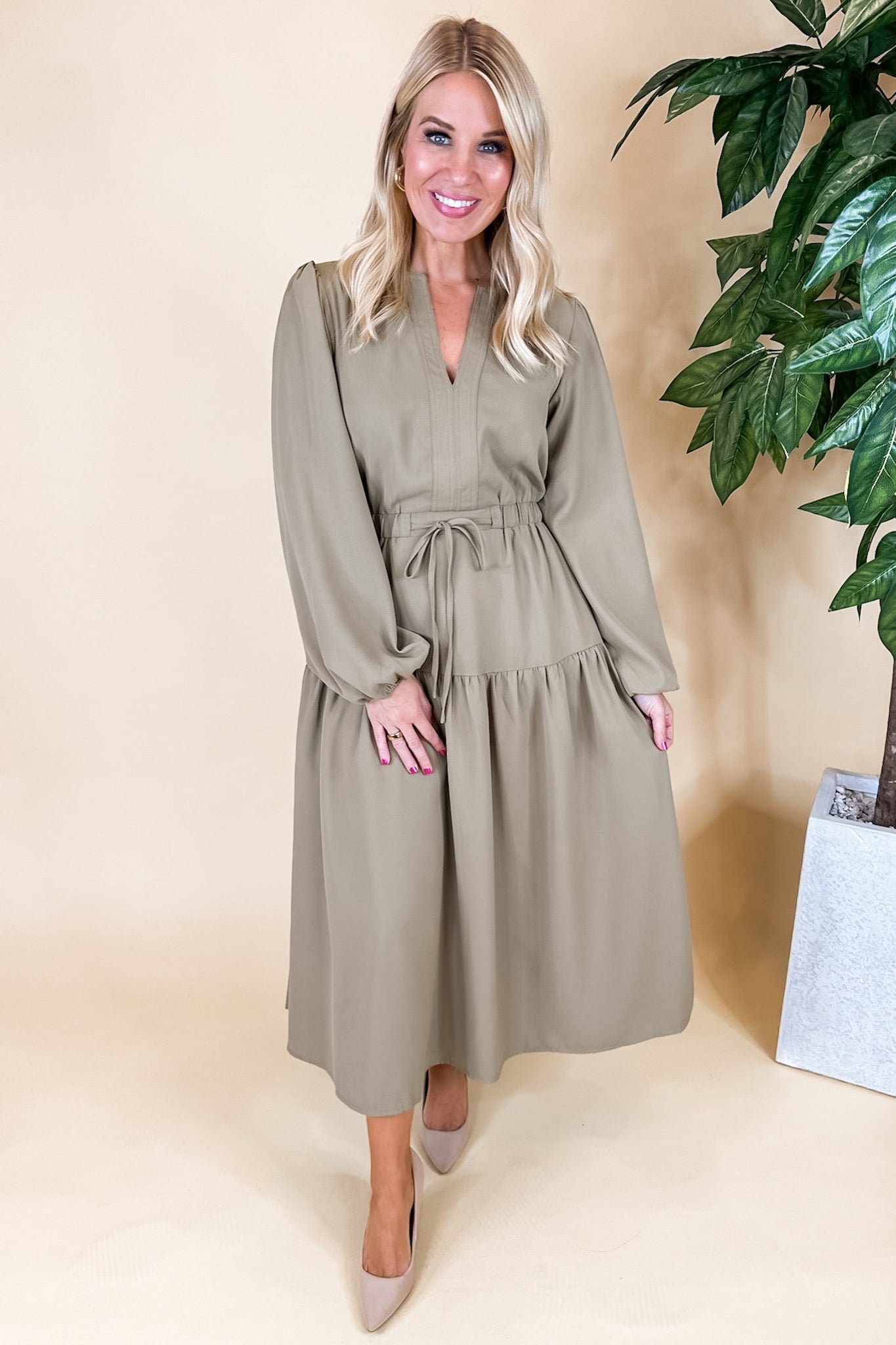 High Quality Notch Neck Drawstring Tie Waist Midi Dress in Light Olive