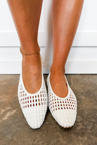 Boardwalk Breeze Woven Flat in Ivory