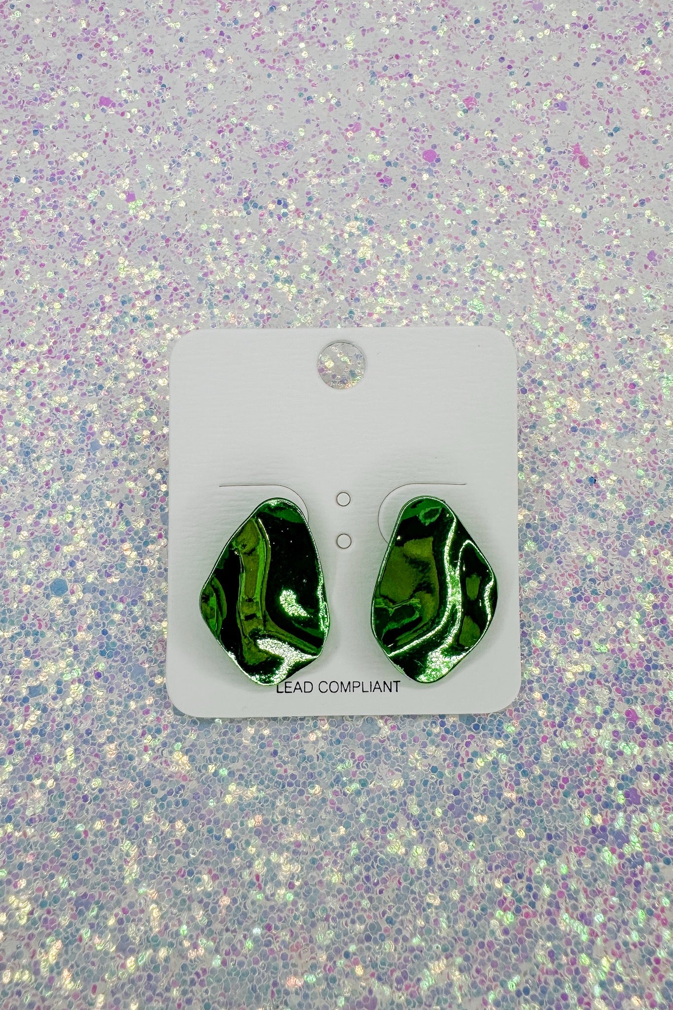 Asymmetrical Wavy Colored Earring Stud in Green