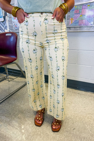 The Samantha Daisy Lane Pants in Lemon