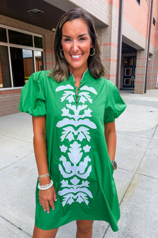Weekend Bloom Relaxed Dress in Kelly Green
