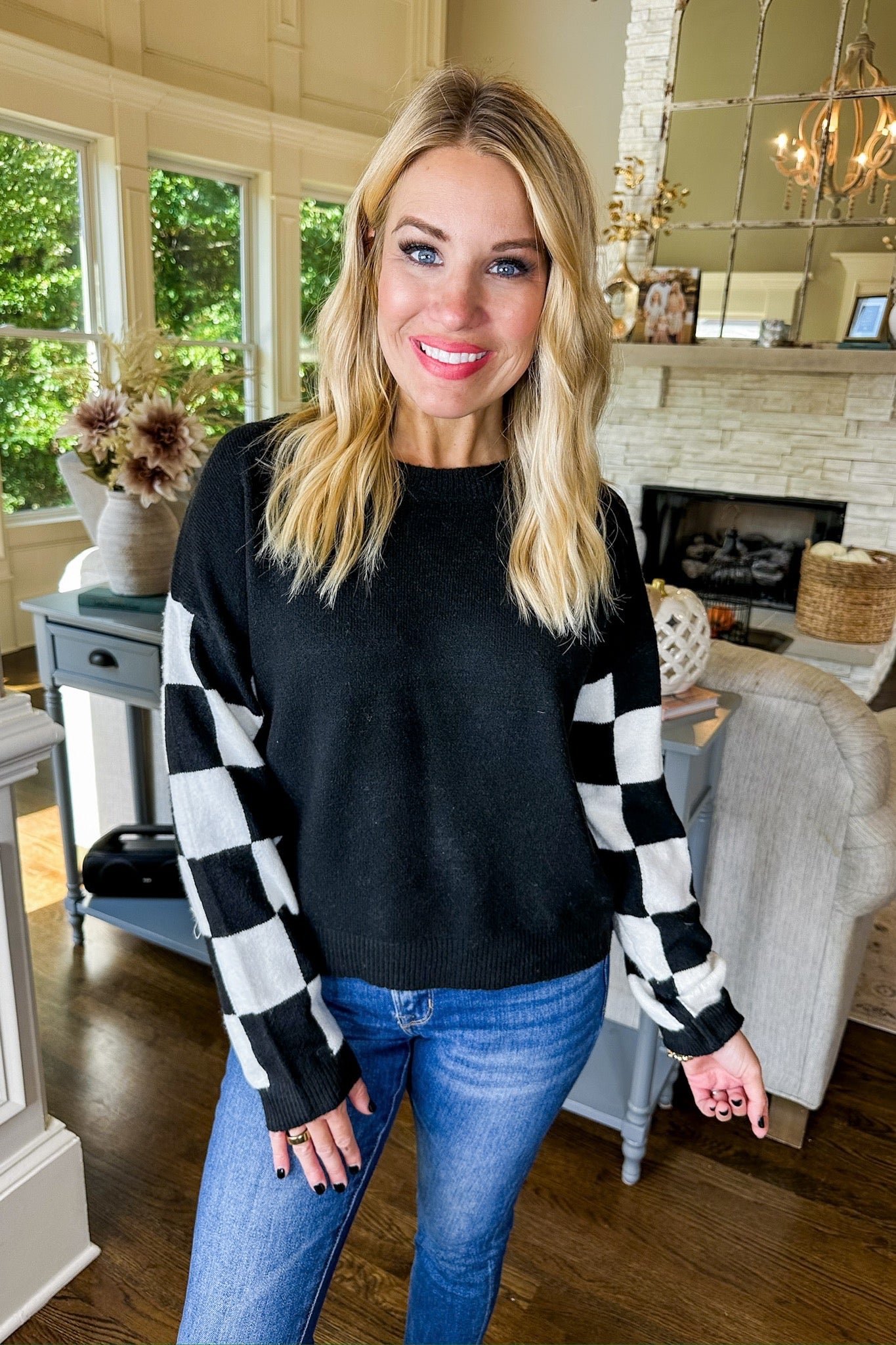 Checkered Sleeve Cropped Knit Sweater in Black