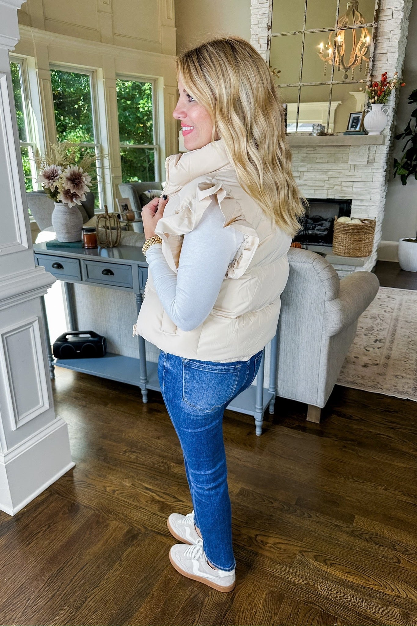 Cropped Pocketed Ruffle Sleeve Zip Up Puffer Vest in Cream