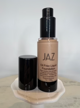 Load image into Gallery viewer, Beige Glow Oil Free Foundation