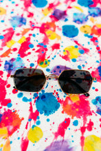 Load image into Gallery viewer, The Juliette Classic Sunglasses