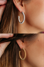 Load image into Gallery viewer, Coiled Hoop Earring