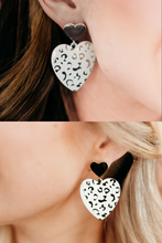 Load image into Gallery viewer, White Heart Metal Earring